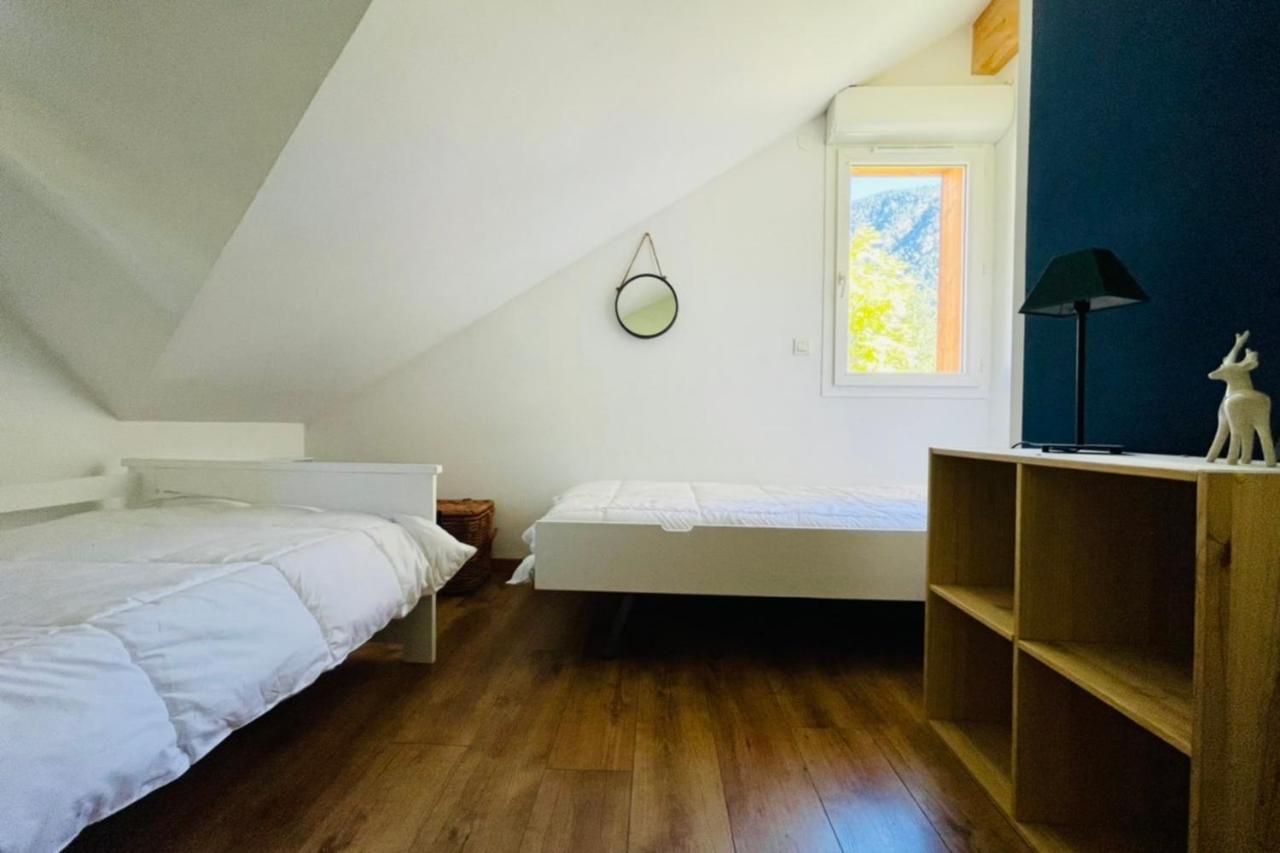 Appartement Large chalet with terrace&view in Briançon Extérieur photo