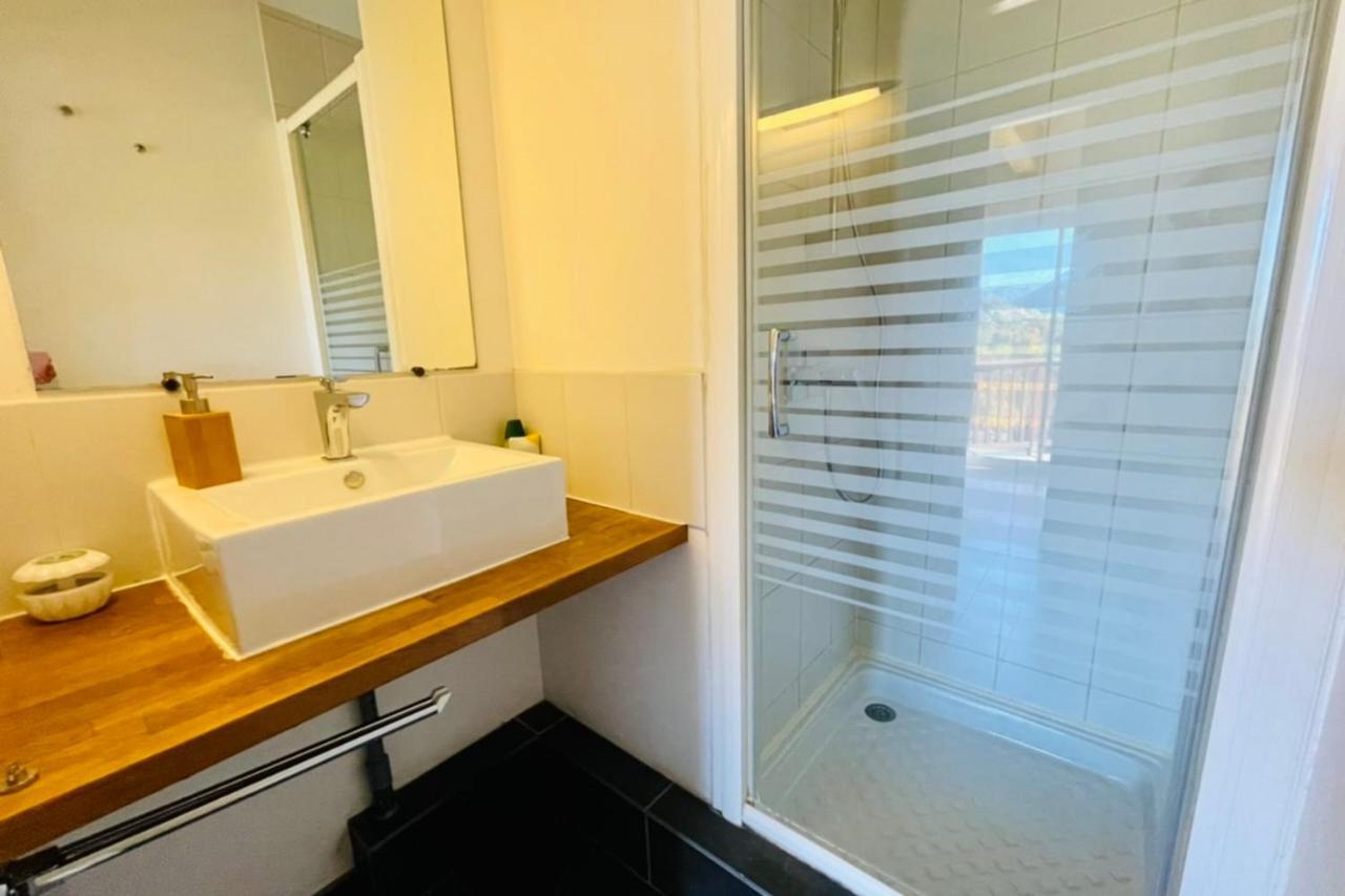 Appartement Large chalet with terrace&view in Briançon Extérieur photo