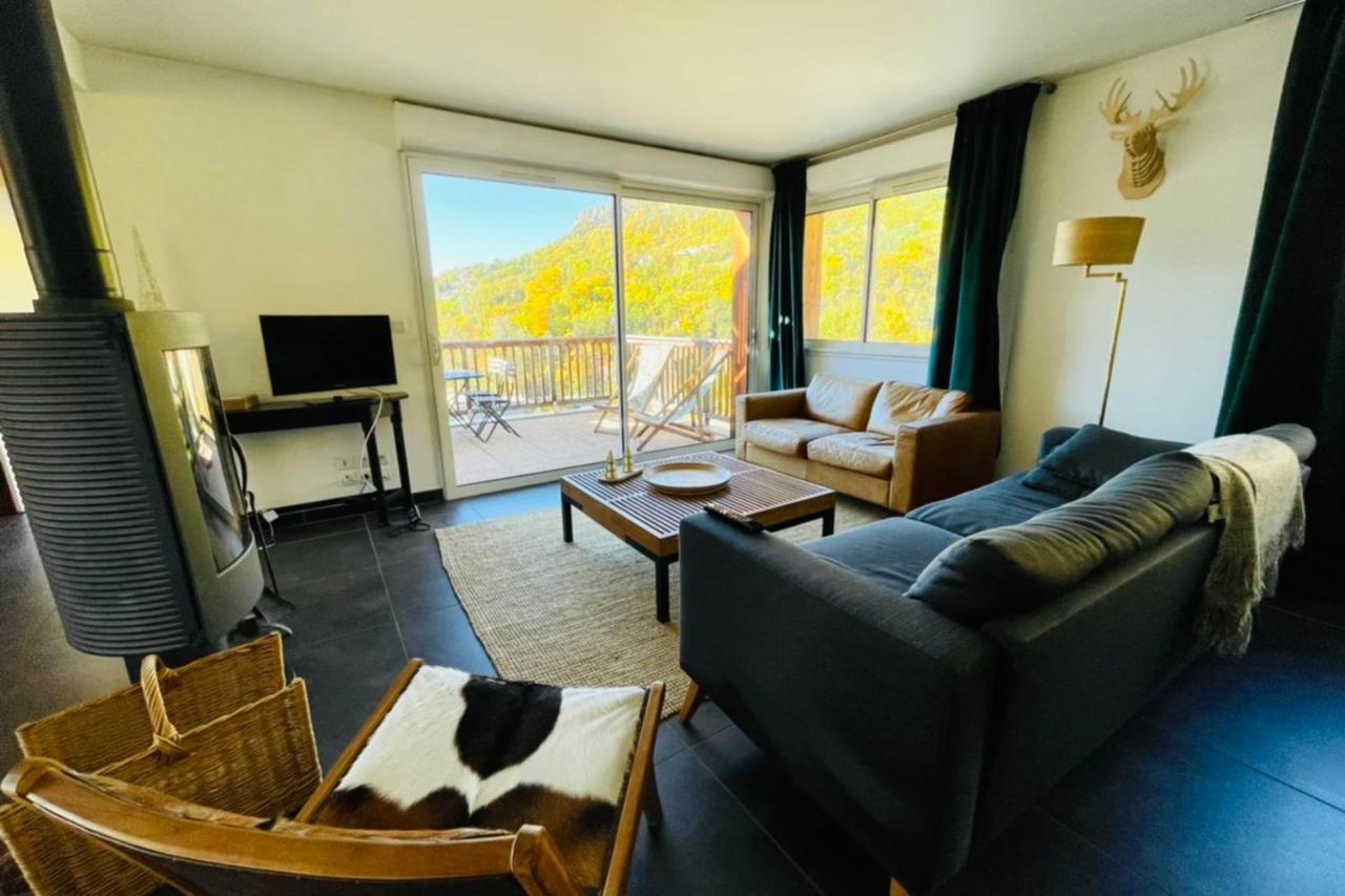 Appartement Large chalet with terrace&view in Briançon Extérieur photo