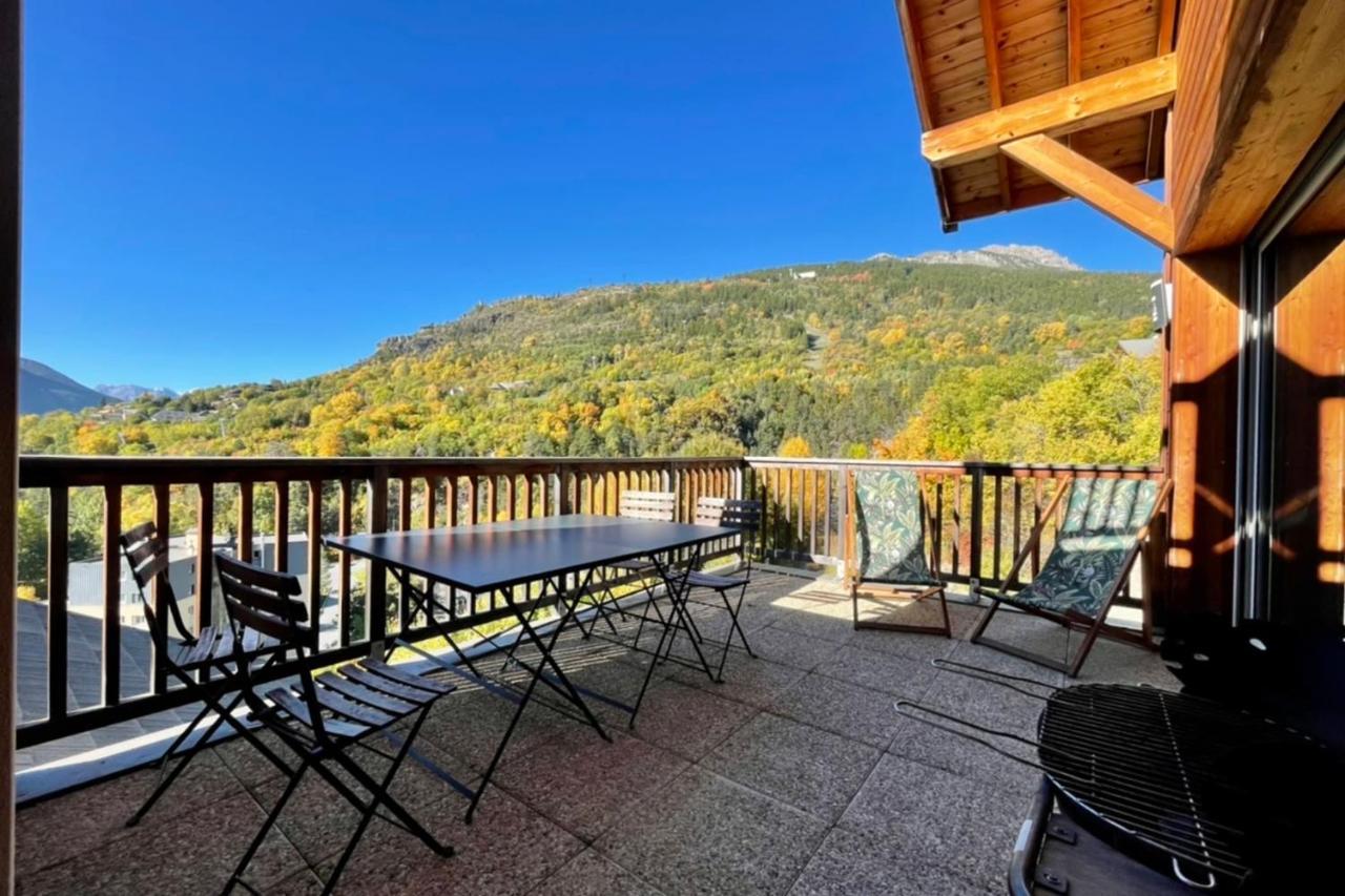 Appartement Large chalet with terrace&view in Briançon Extérieur photo